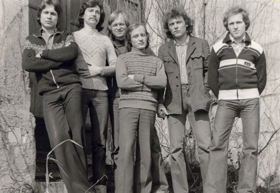 Kapela v parku, 1979